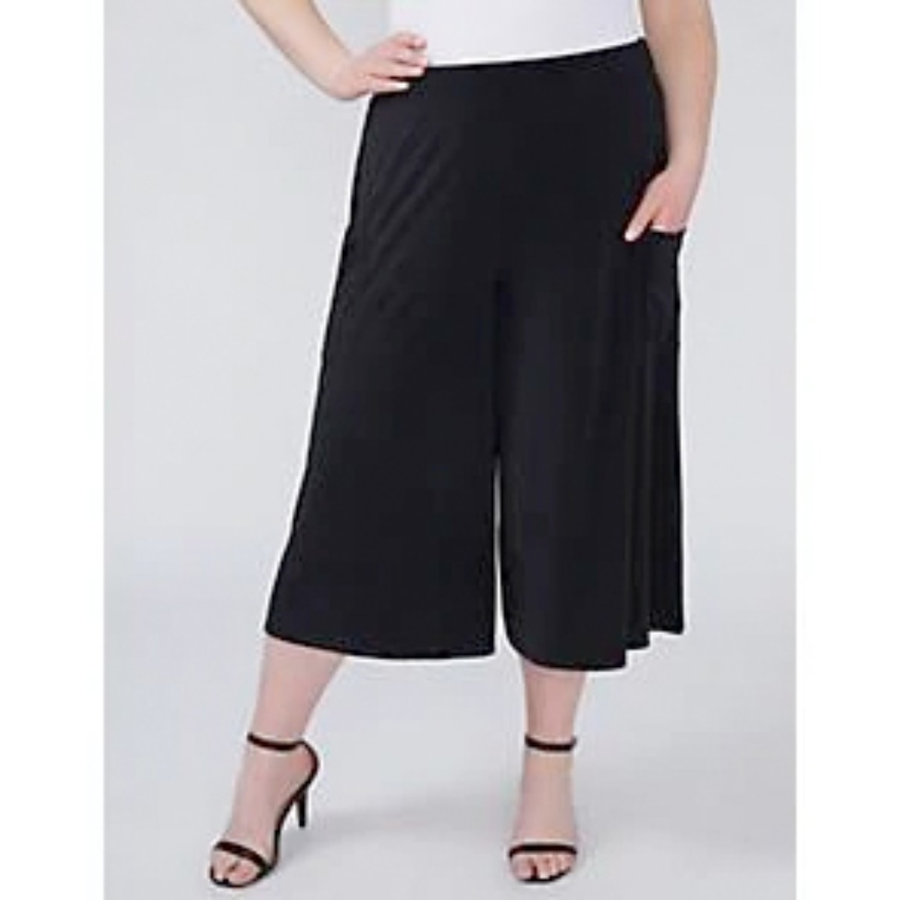 Lane Bryant Wide Leg Crop Pants in Black NWT